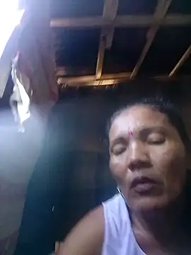 Webcam Model (sara_milf777) is live