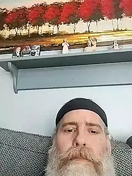 32666damon (Ask my age) - Make me cum