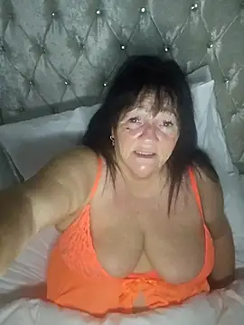 Webcam Model (Angeldelightt) is live