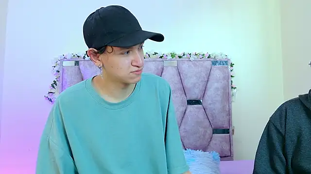 iris_and_damian (F young) - Hi 💗😋