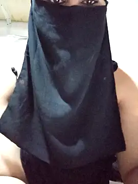 -batta- (F young) - اتفل علي صدري🥵💦