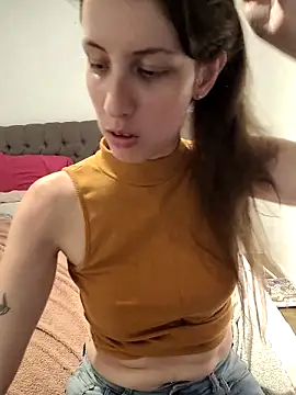 goddesslulitaa (F young) - Masturbación en vivo con dildo de 5 minu