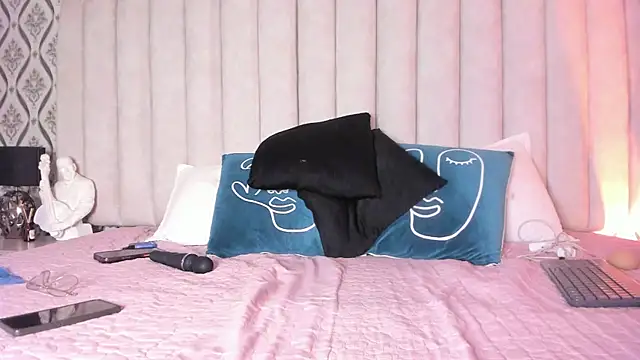 sky_junne - Sky_Junne's free webcam - UK Sex Cams