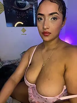 saharqamar (F young) - Finger in pussy