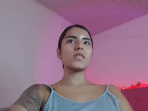 Naomi_Scott1