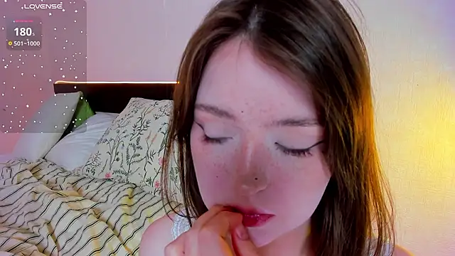 lexxxxxxi - Lexxxxxxi's free webcam - UK Sex Cams