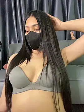 Ly_Chuppy live sex cam
