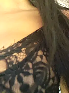 Webcam Model (Jenifer_em)  is live.Free join now!