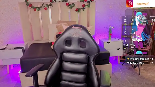 kaelwolf_tay live sex cam