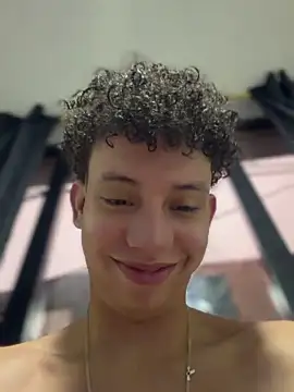 yoursexyjose's live cam