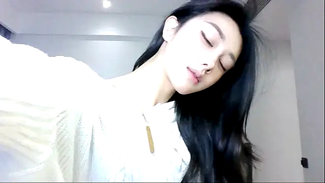 MedeLineayr's live cam