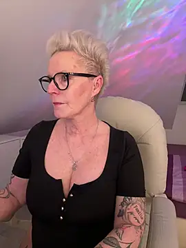 German_Milf live cam profile
