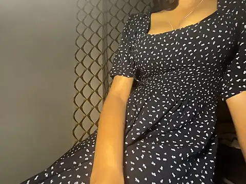 dubyzubygirl (F teen) - Oil on ass 🥵😉🫣