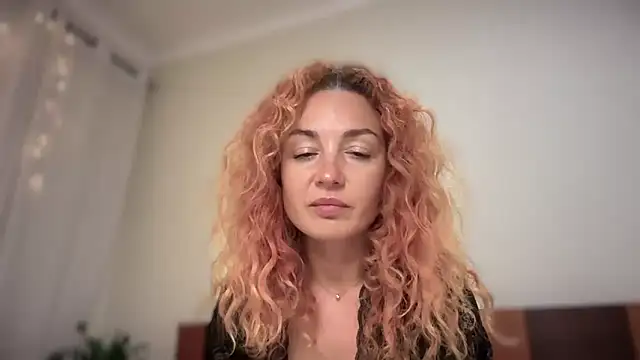 reddgiirl - Reddgiirl's free webcam - UK Sex Cams