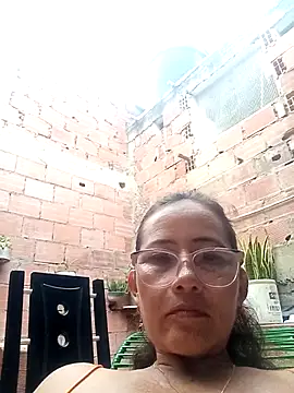 Webcam Model (Salome_69) is live