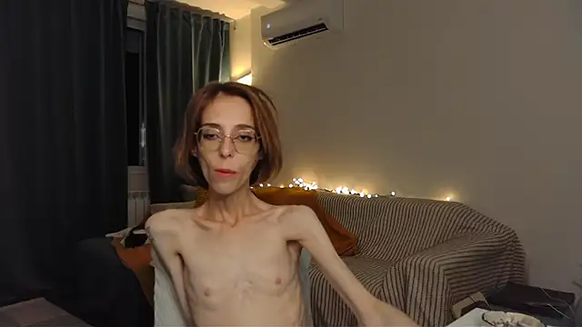 amber_quell_here (F young) - skinny posing