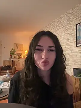 Webcam Model (Claraaaaa06)  is live.Free join now!