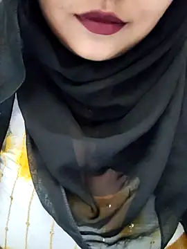 Webcam Model (Indian-Nazia) is live