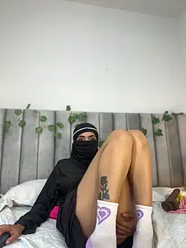 Webcam Model (aminaa_)  is live.Free join now!