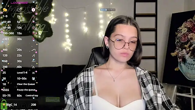 tanamoonly - TanaMoonly's free webcam - UK Sex Cams