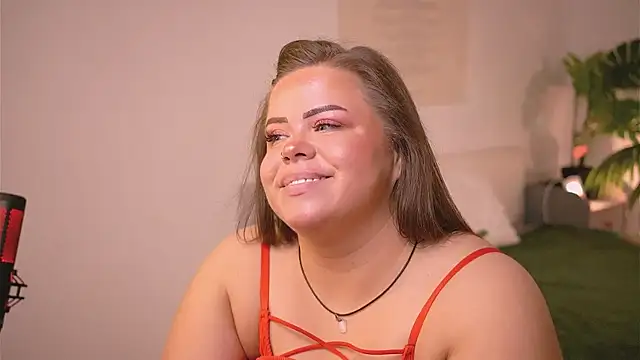 sheila_queen_ (F young) - SIT ON CAM WITH BARE ASS