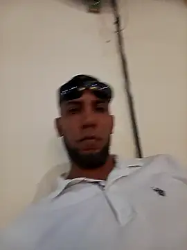 unreadychutzpa - UnreadyChutzpa's free webcam - UK Sex Cams