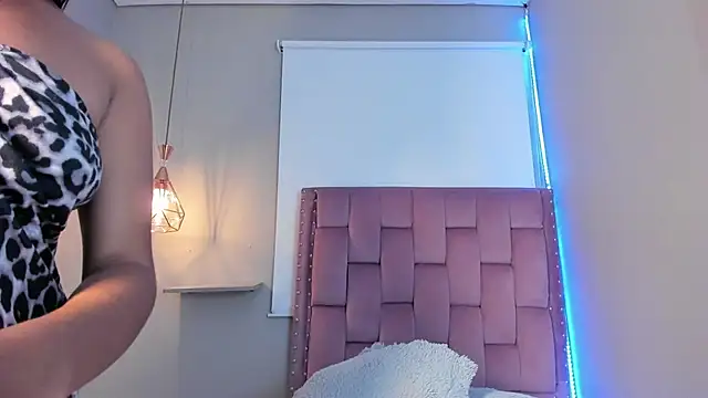 Roxy_Stonee live sex cam