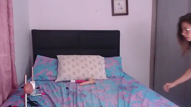 tiiana (F young) - rub asshole with dildo + control lush