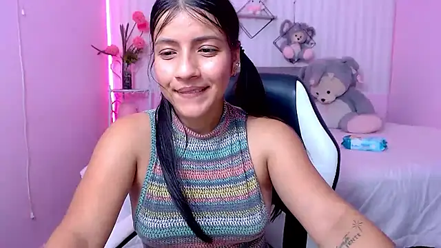 zara_cute (F teen) - show milk