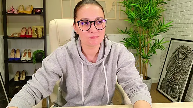 selinesole (F milf) - Naked please