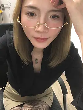 美女NingMengdan在线直播