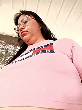 Dirty-Momm-Divorced-Hot