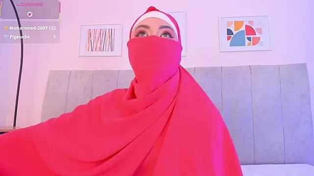 fatiima_ (F young) - Show tits + pinch nipples 🔥🍒