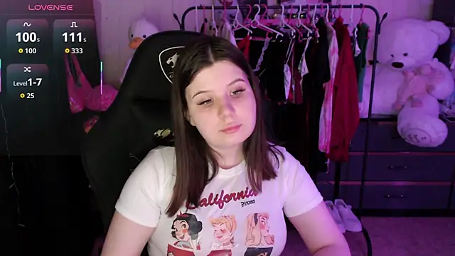 AmyVibess live cam profile