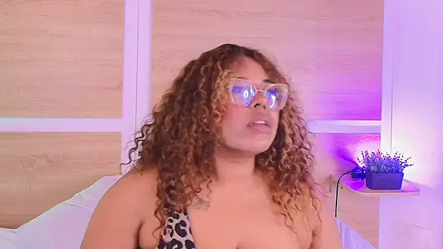 Your_big_ebony_goddness webcam