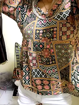 Webcam Model (Teri_lella)  is live.Free join now!