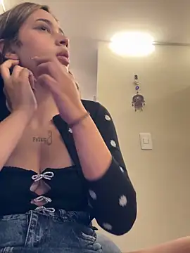 Webcam Model (BabyKathy) is live