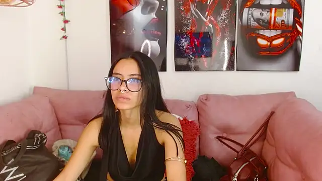 miahotcs1 - Miahotcs1's free webcam - UK Sex Cams