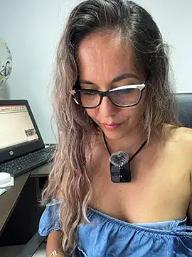 sandrafarrely - Sandrafarrely's free webcam - UK Sex Cams