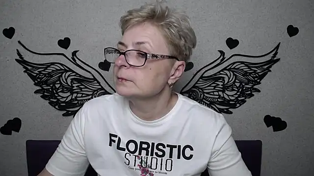 emiliagree - EmiliaGree's free webcam - UK Sex Cams