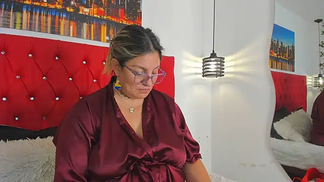 carolinacrus01 - Carolinacrus01's free webcam - UK Sex Cams