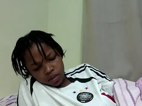 queen-sasha - Queen-sasha's free webcam - UK Sex Cams