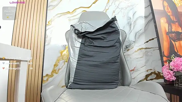 Hannaroosseee live sex cam