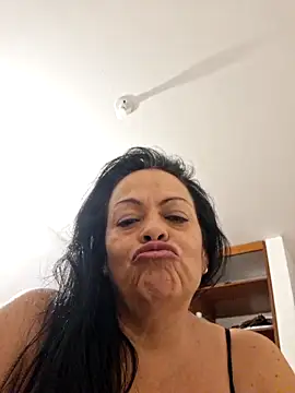 Webcam Model (viviana-sexi)  is live.Free join now!