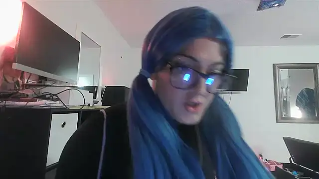 sissytrapdolly24 webcam