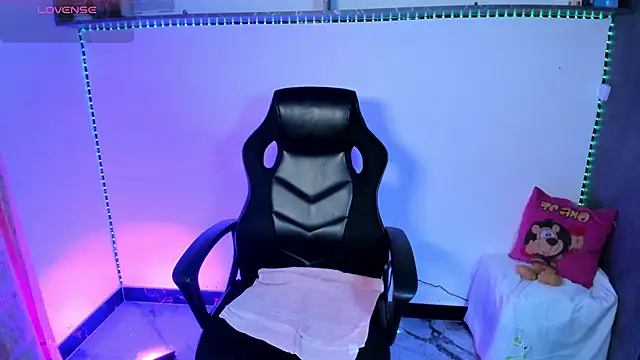 vickylatina_ - Vickylatina_'s free webcam - UK Sex Cams