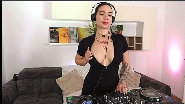 satyadj - SatyaDj's free webcam - UK Sex Cams