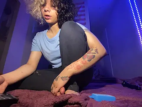 creolegirl19 - Creolegirl19's free webcam - UK Sex Cams