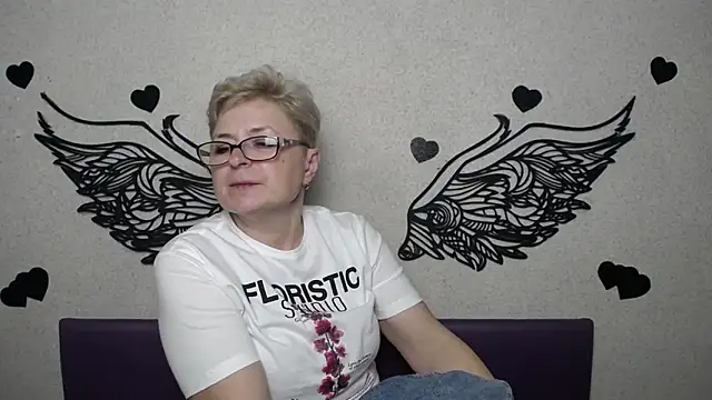 emiliagree - EmiliaGree's free webcam - UK Sex Cams