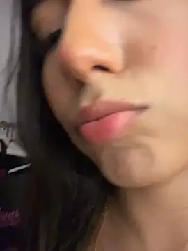 Webcam Model (KaditaNavarro)  is live.Free join now!